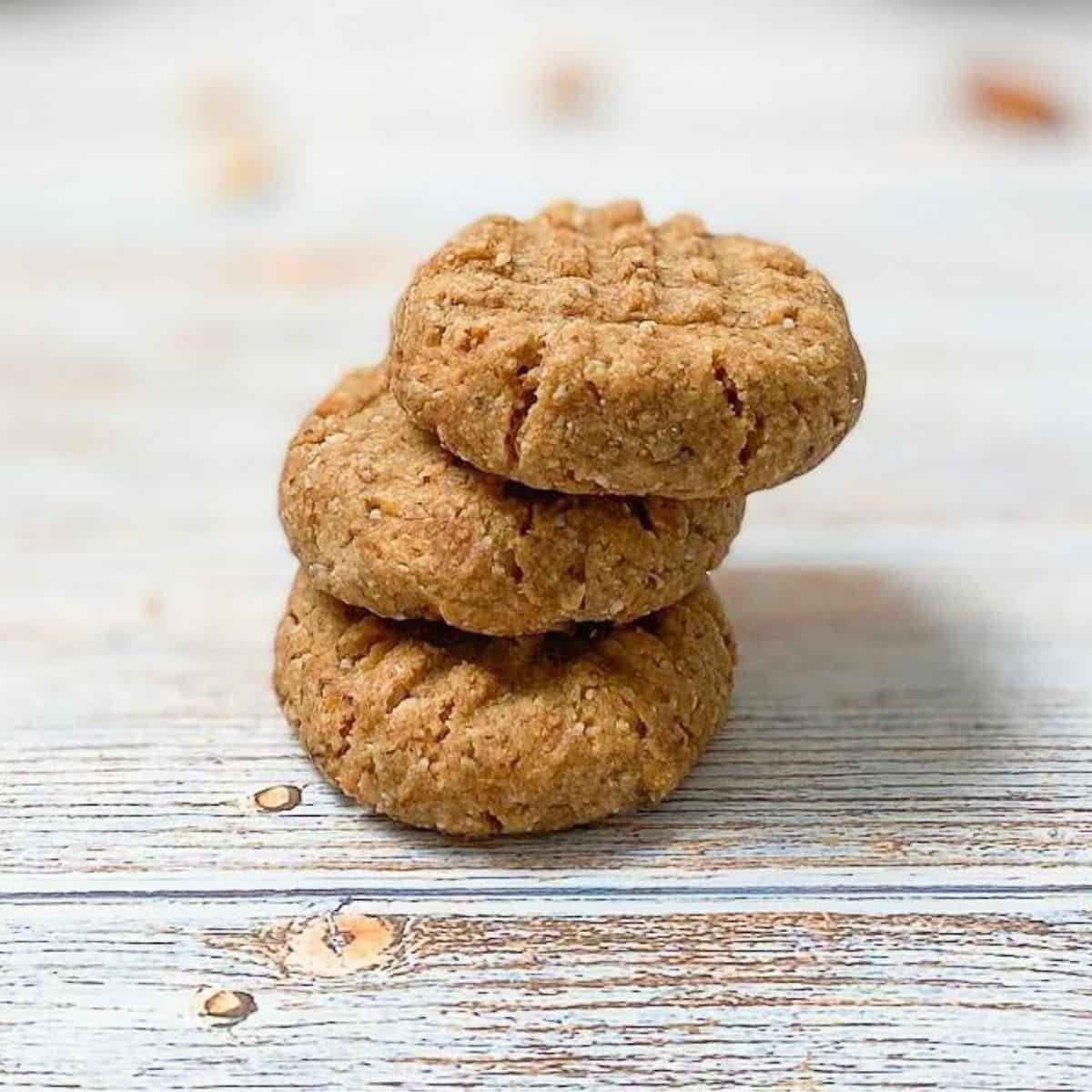 3 cookies in a stack