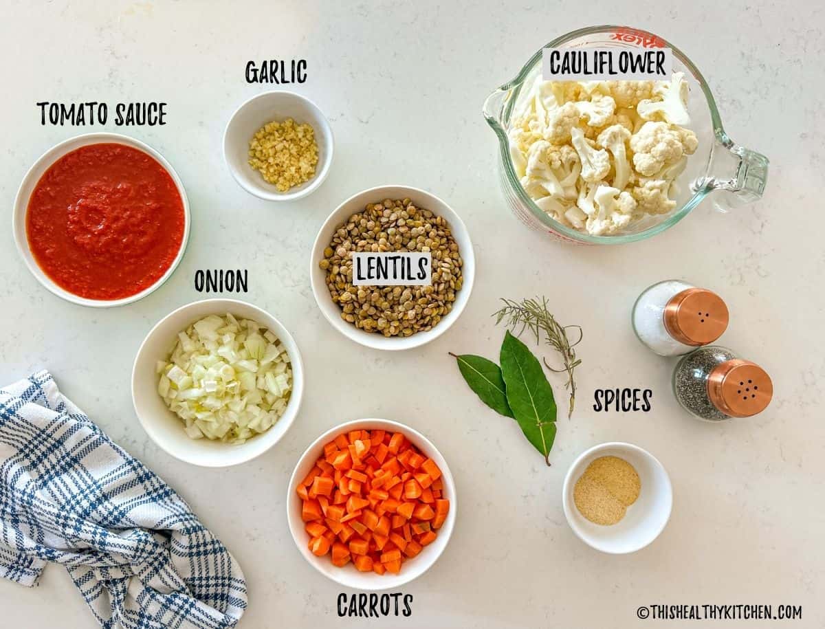Ingredients needed to make cauliflower and lentil soup.